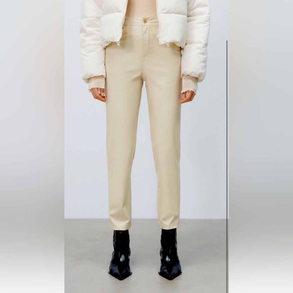 Faux leather Mom fit Pants in Ecru